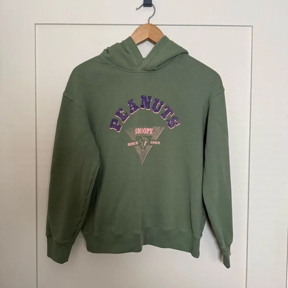 UT Uniqlo Sweatshirt Hoodie Youth Kids Unisex Sz 13 Green Peanuts Snoopy